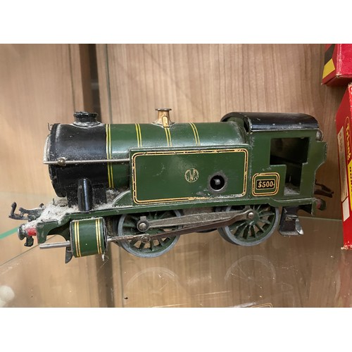 254 - HORNBY GREEN LIVERY LOCOMOTIVE STEAM ENGINE AND HORNBY TRIANG THE FLYING SCOTSMAN