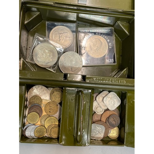 435 - GREEN ENAMEL CASH TIN CONTAINING GB AND GERMAN COINS AND COMMEMORATIVE COINS