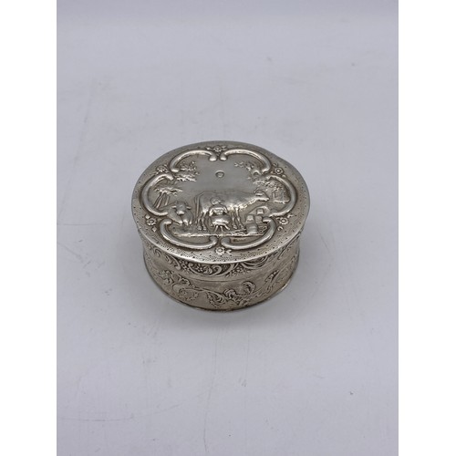 456 - CONTINENTAL WHITE METAL IMPORTED LONDON CIRCULAR BOX BY BERTHOLD MULLER 1.4OZ APPROX