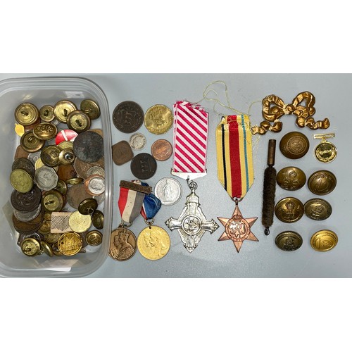 440 - TUB OF VARIOUS REGIMENTAL AND MILITARY TUNIC BUTTONS