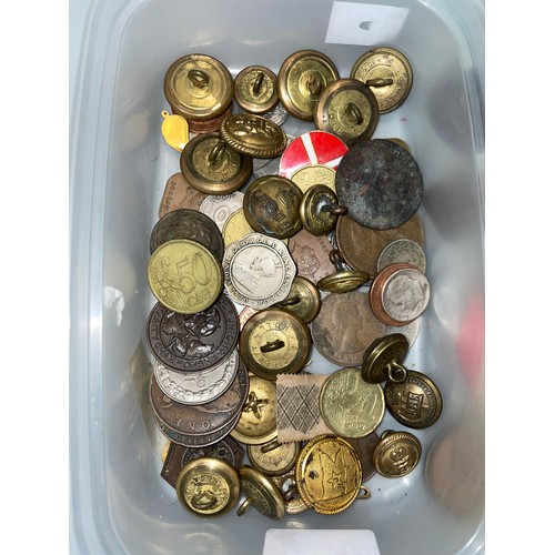 440 - TUB OF VARIOUS REGIMENTAL AND MILITARY TUNIC BUTTONS