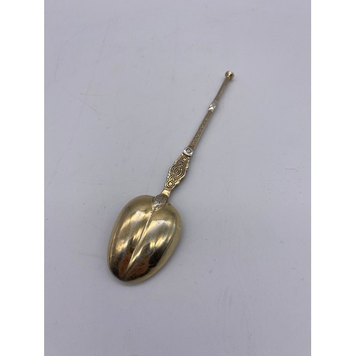 469 - LONDON SILVER PARCEL GILT ANNOITING SPOON 1OZ APPROX