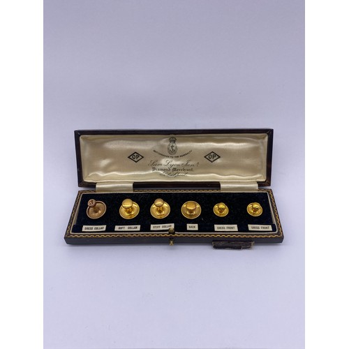 556 - CASED SET OF FIVE 9CT GOLD DRESS STUDS AND ONE 9CT ROSE GOLD STUD 5G OVERALL APPROX