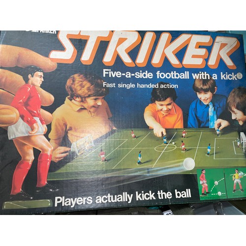 492 - PARKER STRIKER FOOTBALL GAME SET