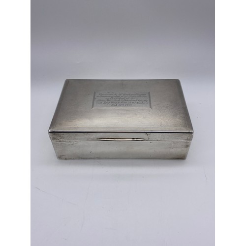 473 - BIRMINGHAM SILVER PRESENTATION TABLE CIGARETTE/CIGAR BOX