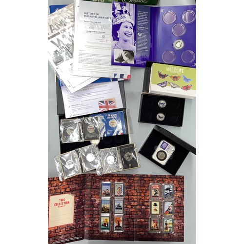 589 - BOX CONTAINING CORONATION OF KING CHARLES 2023 50 PENCE PIECE, WESTMINSTER COLLECTOR EDITION COINS A... 