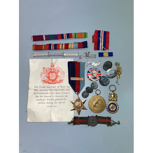 445 - BAG CONTAINING WWII 1939 1945 STAR, RIBBONS, RAF TUNIC BUTTONS