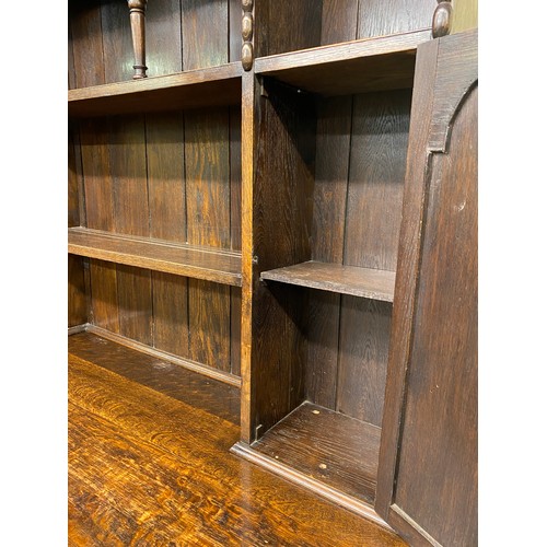 18 - 1920S OAK DRESSER WITH PLATE RACK