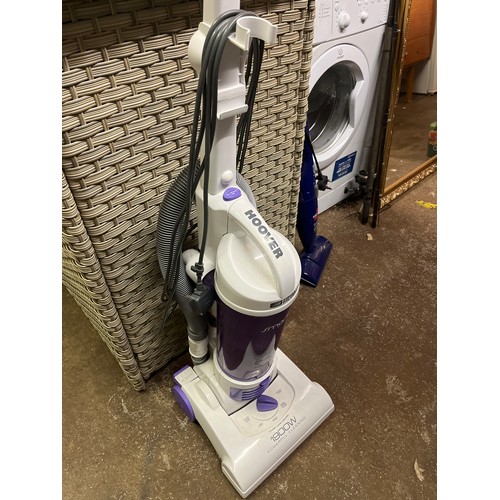 23 - HOOVER 1900 UPRIGHT CLEANER AND BISSEL FEATHER WEIGHT CLEANER