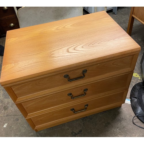 124 - MATCHING G PLAN TEAK EFFECT FOUR DRAWER CHEST