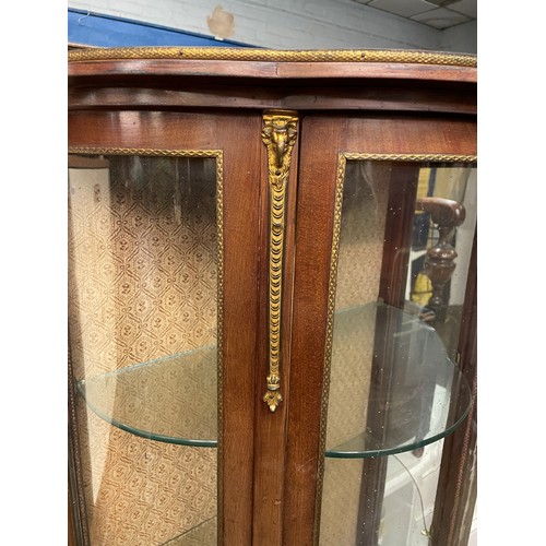 171 - EDWARDIAN MAHOGANY BOW FRONTED VITRINE WITH GILT METAL MOUNTS