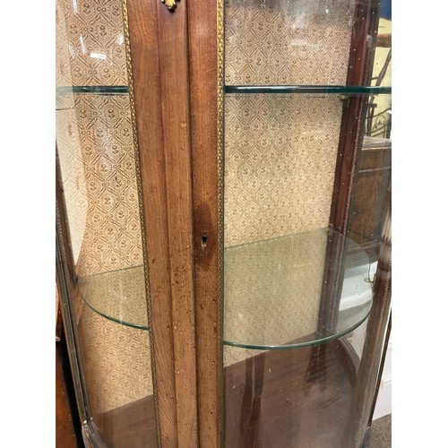 171 - EDWARDIAN MAHOGANY BOW FRONTED VITRINE WITH GILT METAL MOUNTS