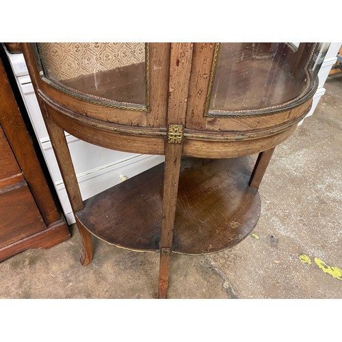 171 - EDWARDIAN MAHOGANY BOW FRONTED VITRINE WITH GILT METAL MOUNTS