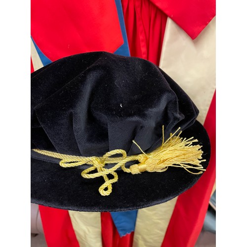 192 - EDE AND RAVENSCROFT UNIVERSITY ACADEMIC ROBES AND HAT