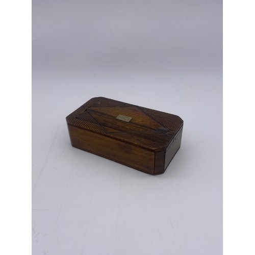 416 - 19TH CENTURY RECTANGULAR BOX WITH SLIDING LID ENCLOSING A SET OF BONE DICE