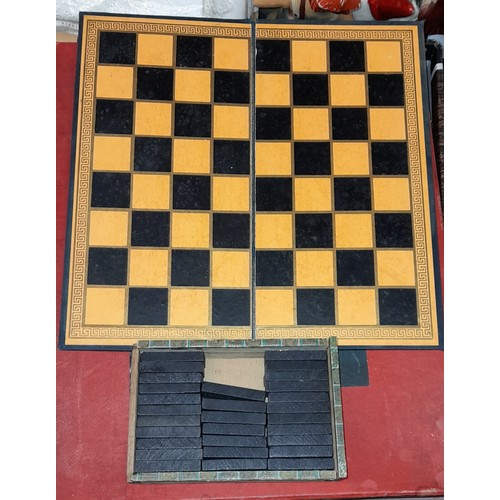 372 - DRAUGHTS BOARD AND COUNTERS AND GAME OF RICH UNCLE