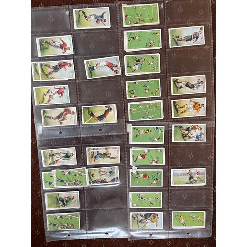 473 - BINDER OF SLEEVES OF CIGARETTE CARDS RELATED TO FOOTBALL, GODFREY PHILLIPS, CHURCHMANS, LAMBERT AND ... 