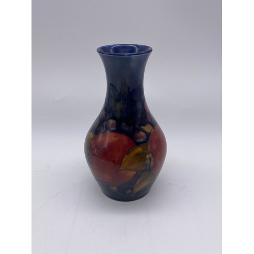 496 - MOORCROFT POTTERY POMEGRANATE VASE