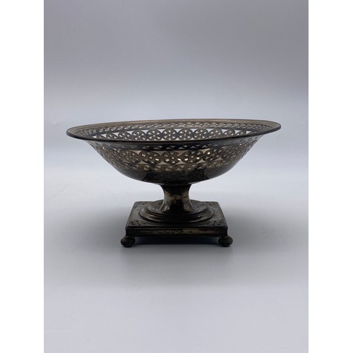 443 - PAIR OF SHEFFIELD SILVER PEDESTAL FILIGREE BOWLS WITH ENGRAVED MONOGRAM 12.6OZ APPROX