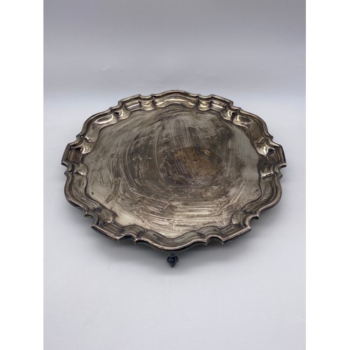 441 - SHEFFIELD SILVER SALVER OF SERPENTINE FORM ON SCROLL SHELL FEET BY EDWARD VINER 25.2OZ APPROX