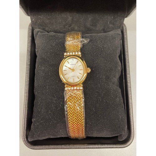 635 - LADIES ETERNITY WRISTWATCH WITH MOTHER OF PEARL DIAL