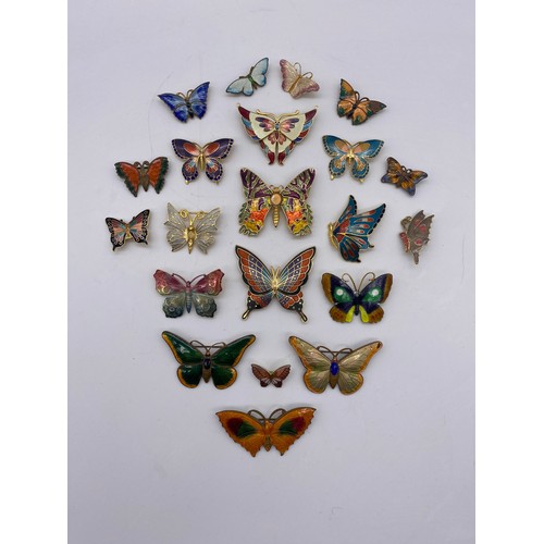 610 - BAG OF ENAMELLED BUTTERFLY BROOCHES