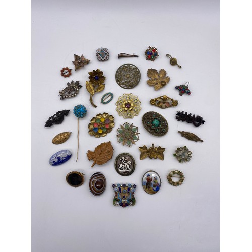 601 - SELECTION OF BROOCHES, MICRO MOSAIC, ENAMELLED, BUCKLES, CARVED CAMEO