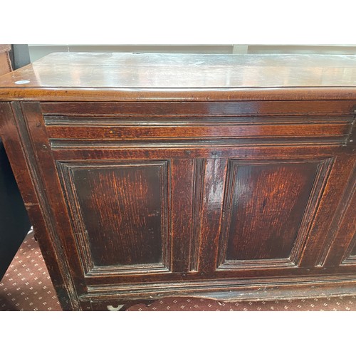 154 - SEVENTEENTH CENTURY OAK FOUR PANEL PLAIN FRONTED COFFER