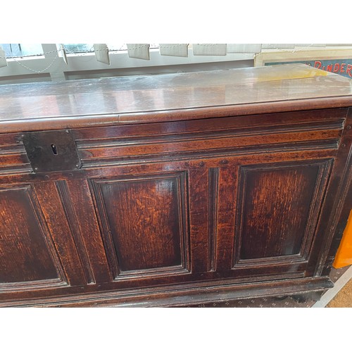 154 - SEVENTEENTH CENTURY OAK FOUR PANEL PLAIN FRONTED COFFER