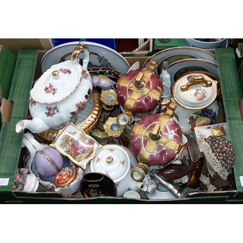 313 - CHOKINWARE DECORATIVE PLATES, NOVELTY CROWN TEAPOTS, AND OTHER TEAPOTS, LIMOGES ORNAMENTS AND OTHER ... 