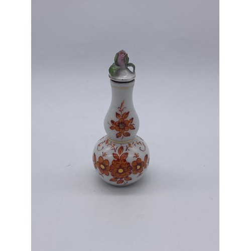 234 - ORIENTAL GREEN LUSTRE AND GILT SNUFF BOTTLE AND A DOUBLE GOURD CERAMIC SCENT PHIAL