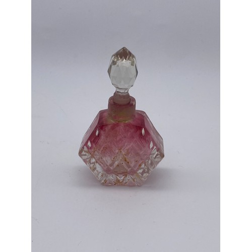 242 - VICTORIAN RUBY OVERLAY SHAPED SCENT BOTTLE (TOP BROKEN), AMETHYST ETCHED BOTTLE AND STOPPER, GILT DE... 