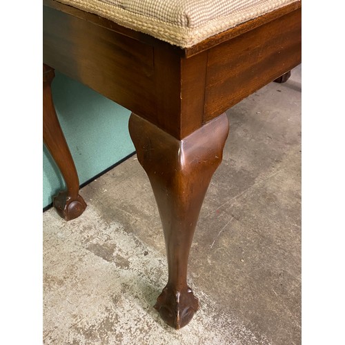 146 - MAHOGANY EMBROIDERED HINGE TOP DUET STOOL ON CABRIOLE LEGS