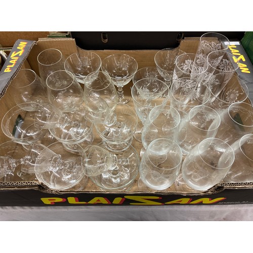 399 - BOX OF ETCHED DRINKING GLASSES