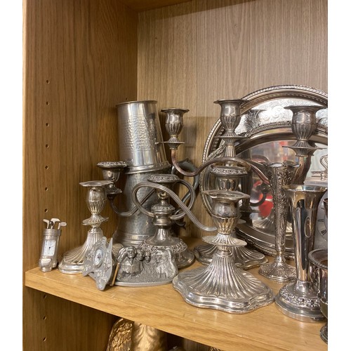 189 - SHELF CONTAINING PEWTER TANKARDS, EPNS ROSE BOWLS, CANDELABRUM, TOAST RACK,ETC