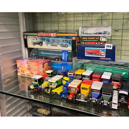 269 - SHELF OF BOXED AND UNBOXED DIE CAST MODEL VINTAGE VEHICLES AND WAGONS