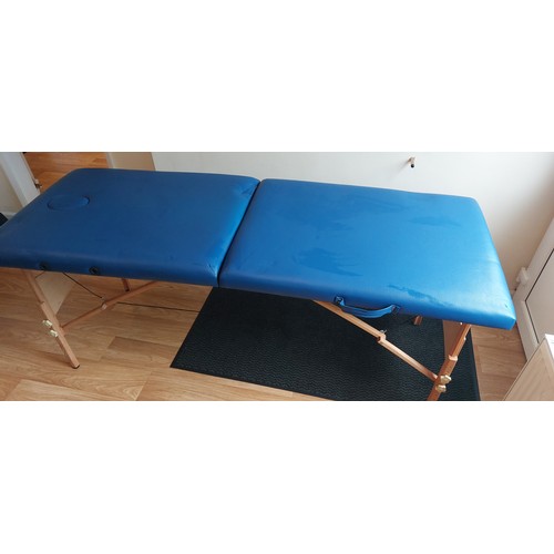 162 - PORTABLE MASSAGE TABLE IN CARRY CASE