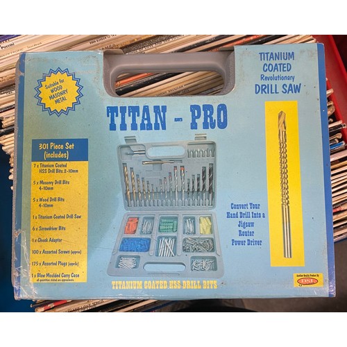 326 - BOSCH CIRCULAR SAW AND TITAN PRO DRILL BIT SET