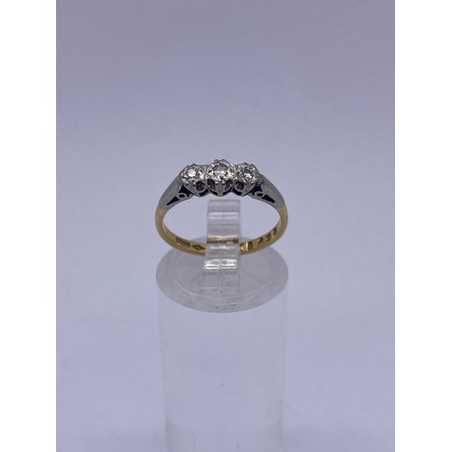 441 - 18CT AND PLATINUM THREE STONE DIAMOND ILLUSION SET RING SIZE K 2.2G APPROX.