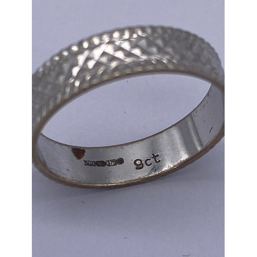 455 - 375 9CT WHITE GOLD BLAZE CUT WEDDING BAND SIZE P 2.2G APPROX