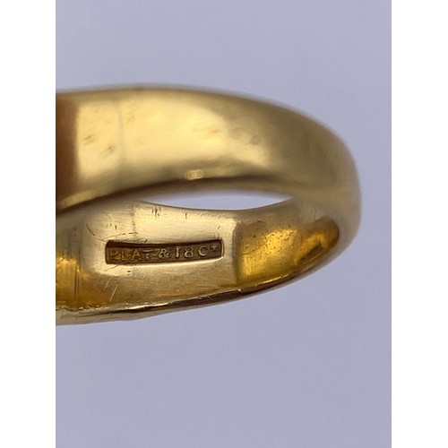 438 - 18CT GOLD AND PLATINUM SIGNET RING WITH WILD BOAR ENGRAVING SIZE H 7.5G APPROX