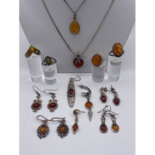 434 - SELECTION OF SILVER AND WHITE METAL AMBER DRESS JEWELLERY, EARRINGS, OVAL LOZENGE PENDANT ON CHAIN A... 