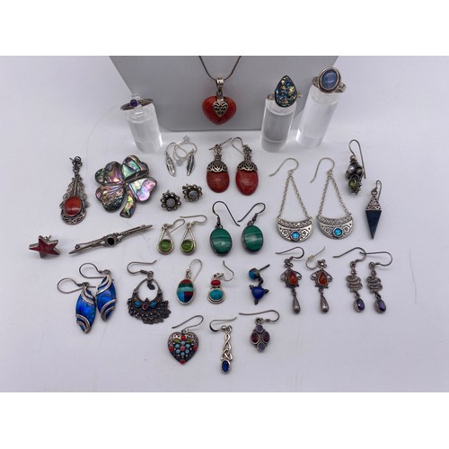 436 - GOOD SELECTION OF 925 SILVER SEMI PRECIOUS STONE SET JEWELLERY INC. EARRINGS, PENDANTS AND BROOCHES ... 