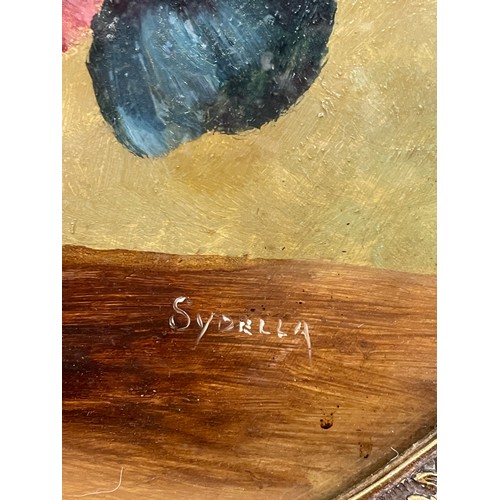 170 - SYDELLA OILS ON BOARD STILL LIFE VASE OF FLOWERS IN ORNATE GILT ROUND FRAME