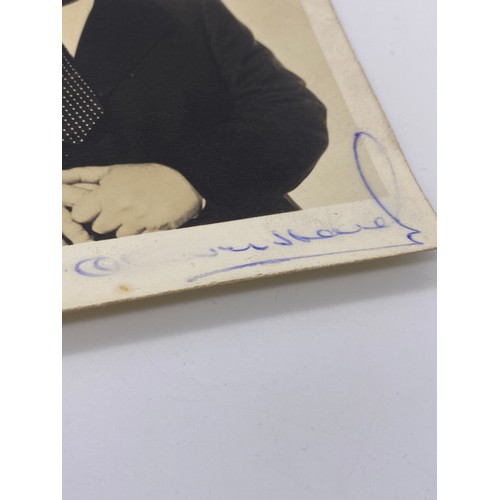 400A - LAUREL AND HARDY PROMOTIONAL PHOTO CARD, AUTOGRAPHED THANKS HARRY! BY STAN LAUREL AND OLIVER HARDY (... 