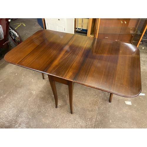 92 - REGENCY STYLE MAHOGANY DROP FLAP DINING TABLE