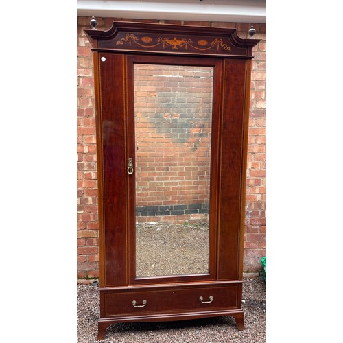 113 - EDWARDIAN MAHOGANY MARQUETRY INLAID AND CROSS BANDED MIRRORED DOOR WARDROBE