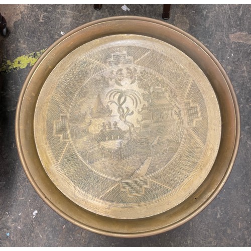 222 - CIRCULAR BRASS ENGRAVED TRAY TOP TABLE ON BARLEY TWIST STAND