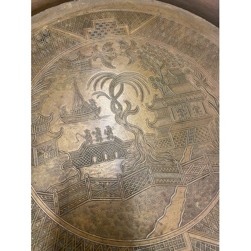 222 - CIRCULAR BRASS ENGRAVED TRAY TOP TABLE ON BARLEY TWIST STAND