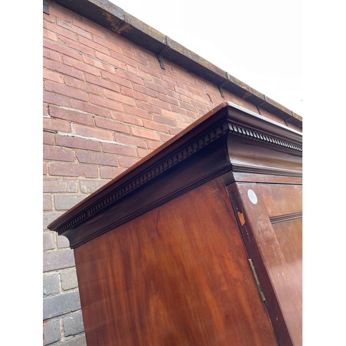 111 - GEORGE III MAHOGANY LINEN PRESS CUPBOARD WITH MOULDED DENTIL CORNICE, 130CM W X 186.5CM H X 60CM D A... 